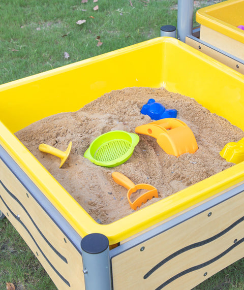 Mobiler Matschtisch mit Dach, quadratisch