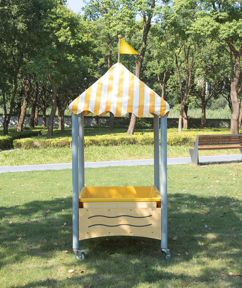 Mobiler Matschtisch mit Spitzdach