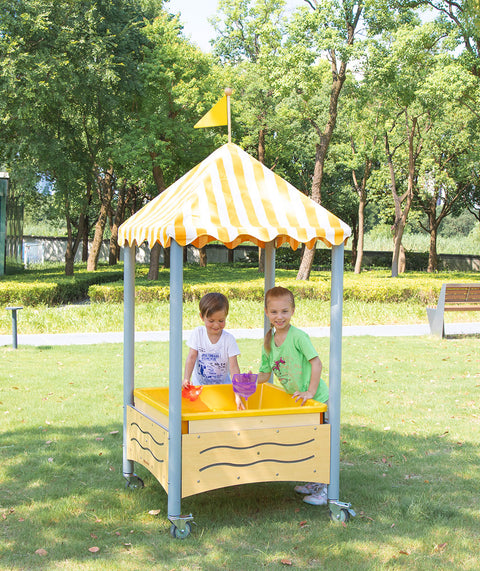 Mobiler Matschtisch mit Spitzdach